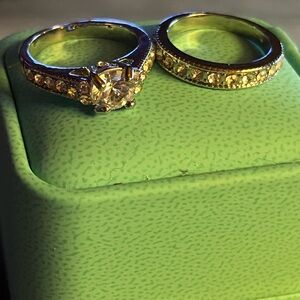 NEW WOMENS SZ 8 CZ DIAMOND RING AND WEDDING BAND SET SILVER